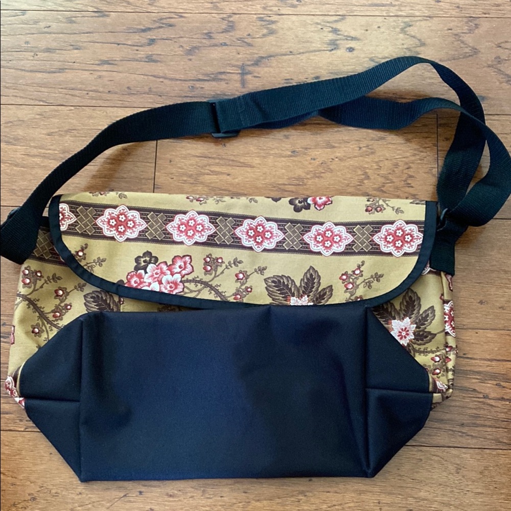 Sally Spicer messenger bag- floral/geometric patterned
